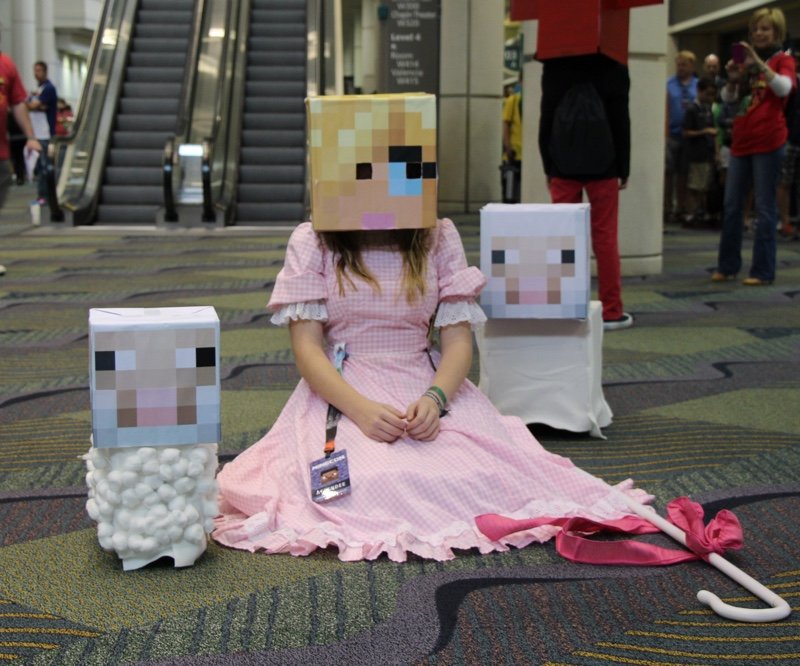 Конференцию для поклонников Minecraft снова отложили - изображение обложка