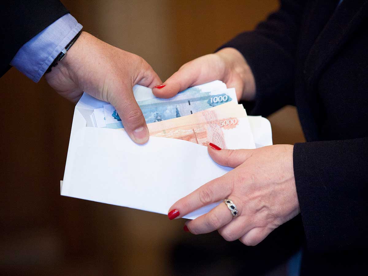 Опрос: 36% россиян согласны на «чёрную» зарплату - изображение обложка