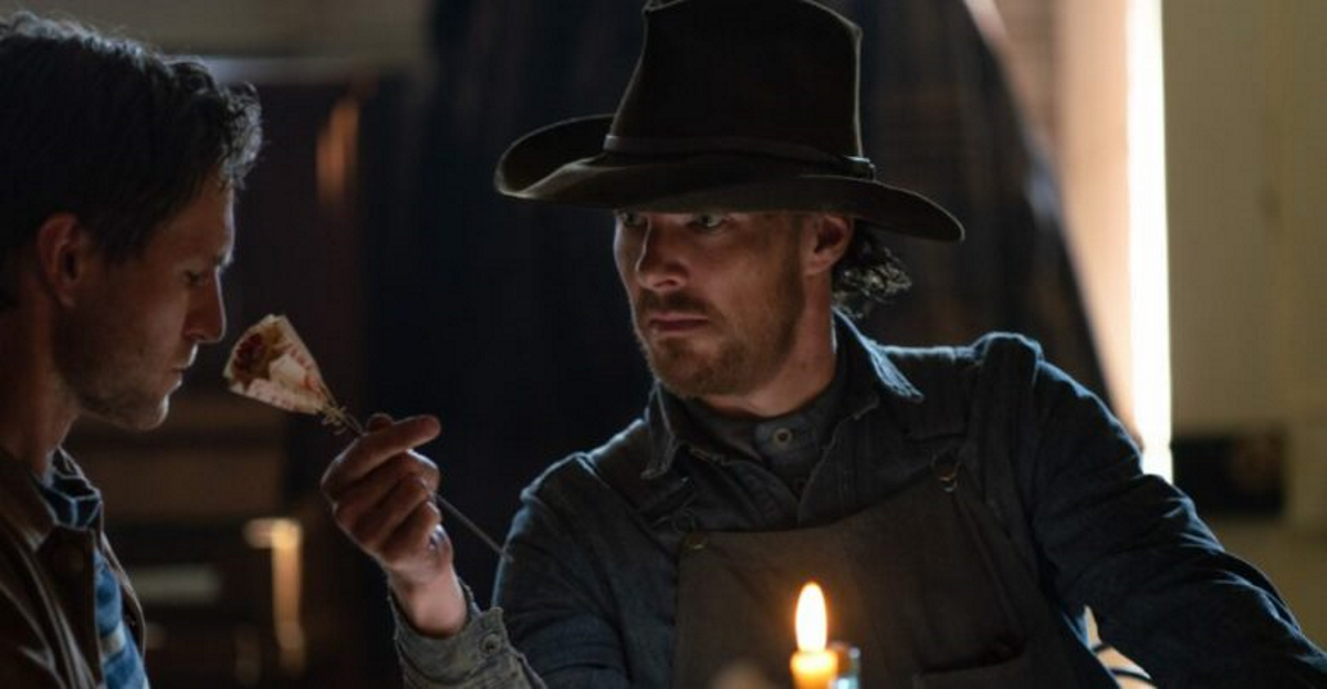 Обложка: кадр из фильма «Власть пса» (2021)