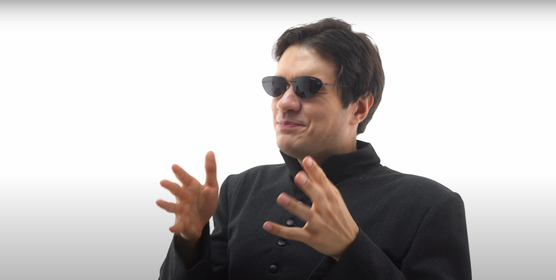 Обложка: скриншот «Канобу» // YouTube-канал BadComedian