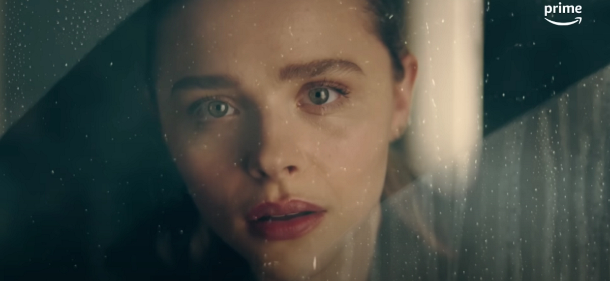 Обложка: кадр из трейлера «Периферийные устройства» (2022)