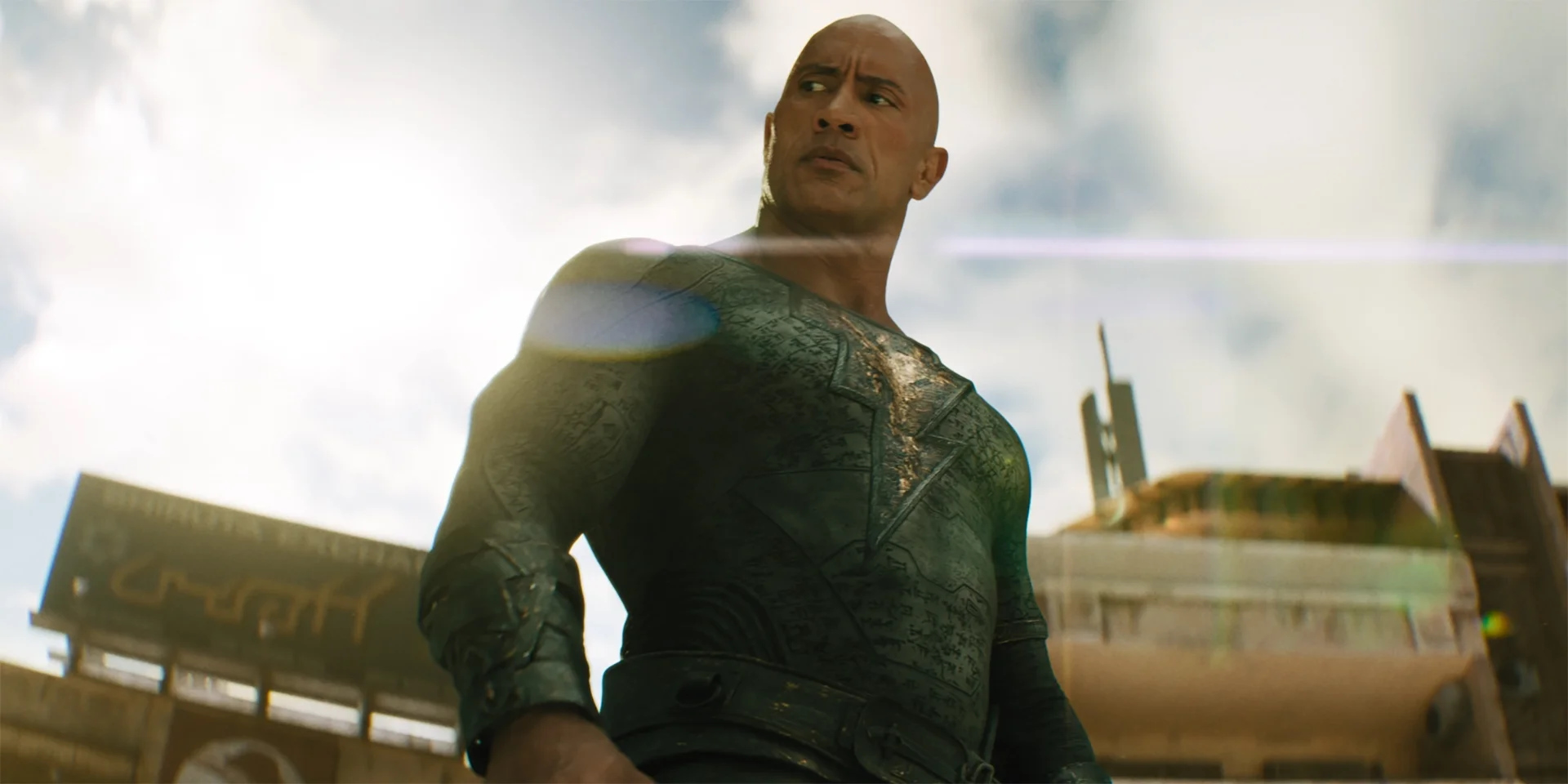 Обложка: кадр из фильма «Чёрный Адам» (2022)