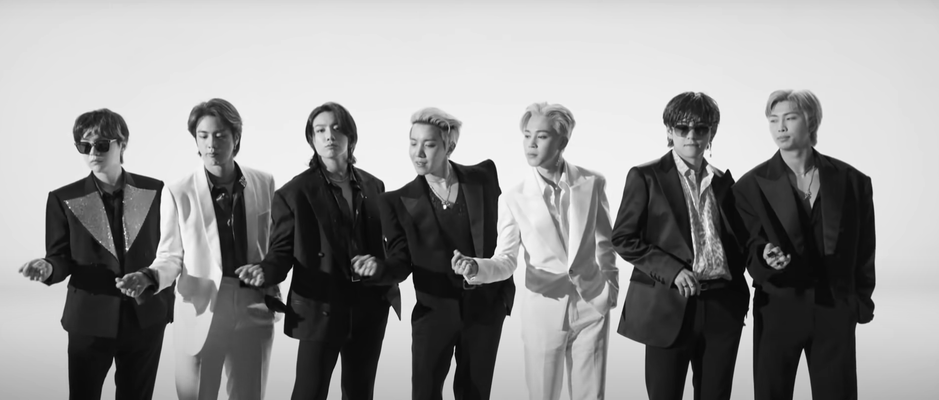 Обложка: кадр из клипа Butter // YouTube-канал HYBE LABELS