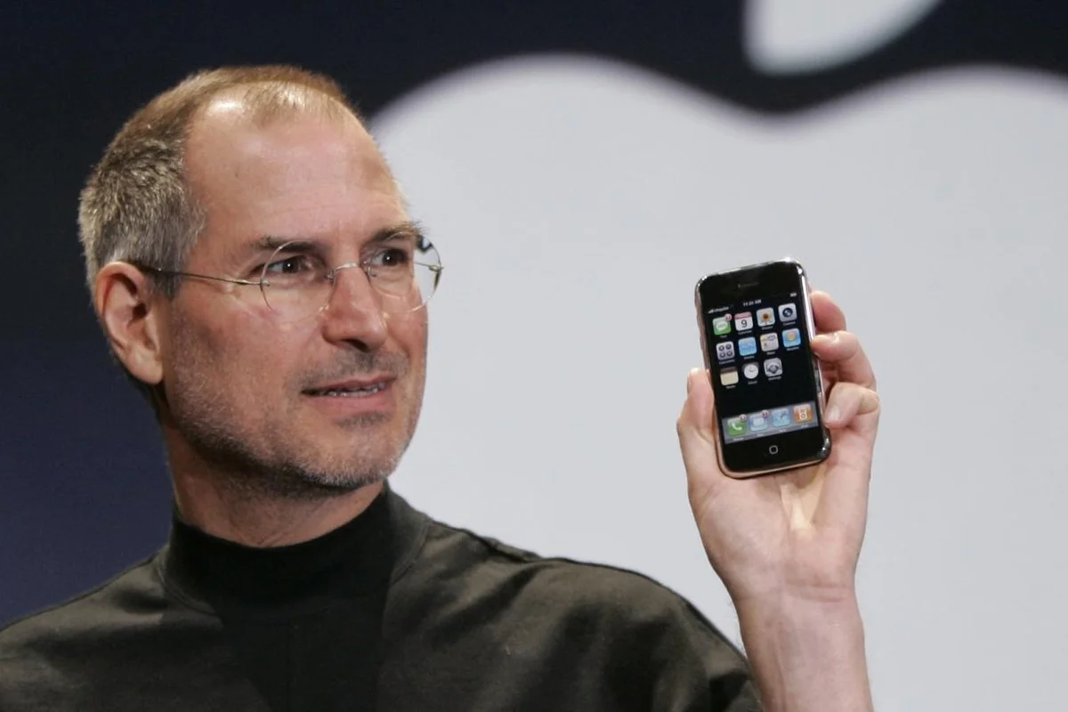 Запечатанный iPhone первого поколения ушёл с аукциона почти за 2,5 млн рублей - изображение 1