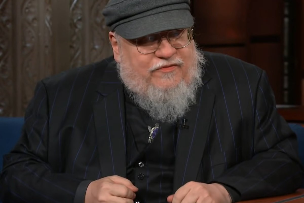 Обложка: кадр из интервью Джорджа Мартина на шоу Стивена Кольбера