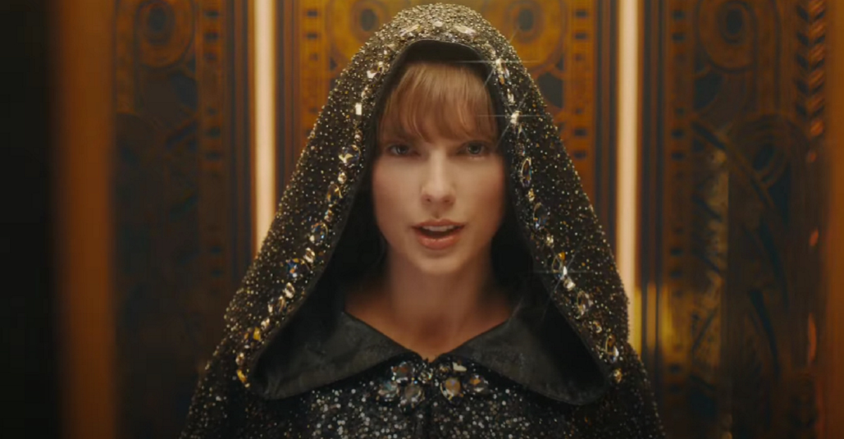 Обложка: кадр из клипа Bejeweled // YouTube-канал Taylor Swift