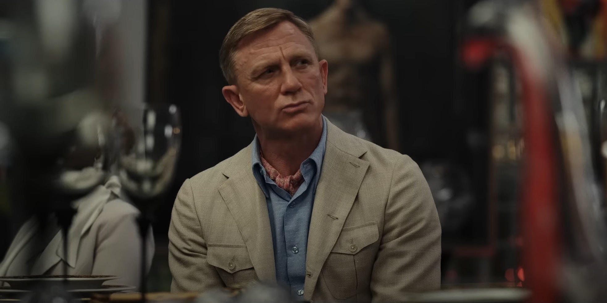 Обложка: кадр из фильма «Достать ножи: Стеклянная луковица»