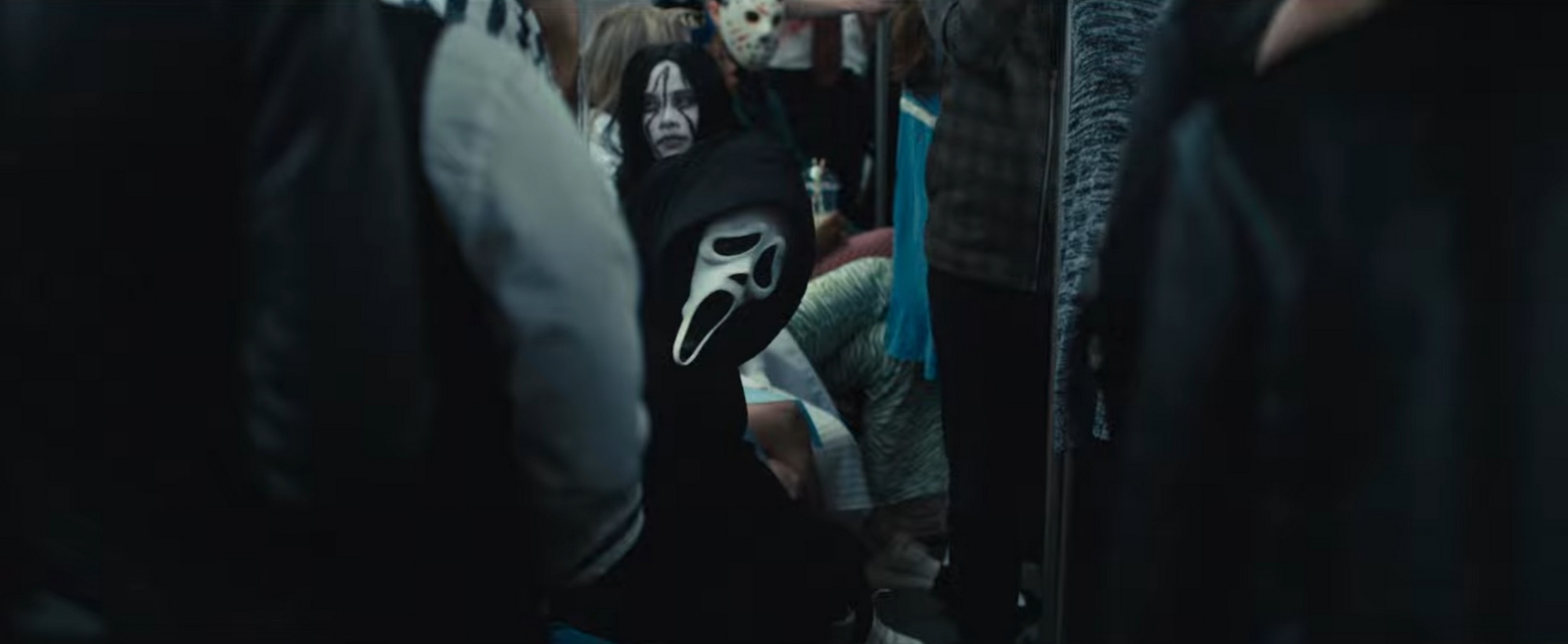 Обложка: кадр из фильма «Крик 6»