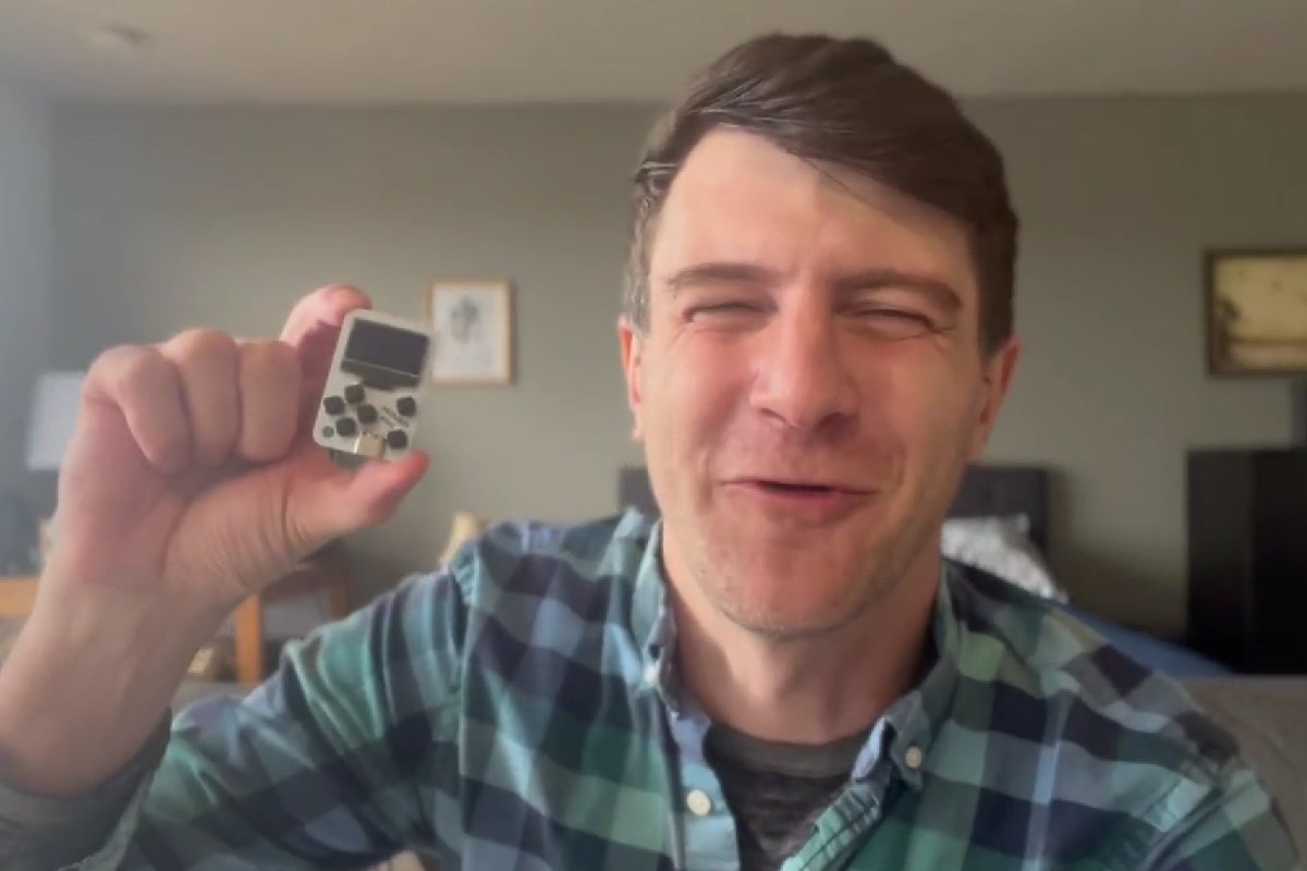На Kickstarter появилась крошечная консоль Arduboy Mini