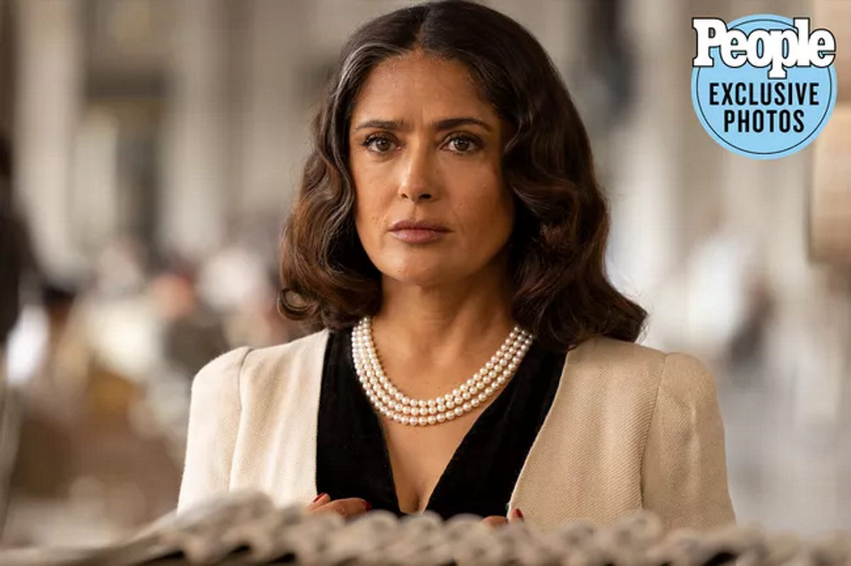 Обложка: Сальма Хайек на съёмках Without Blood // people.com