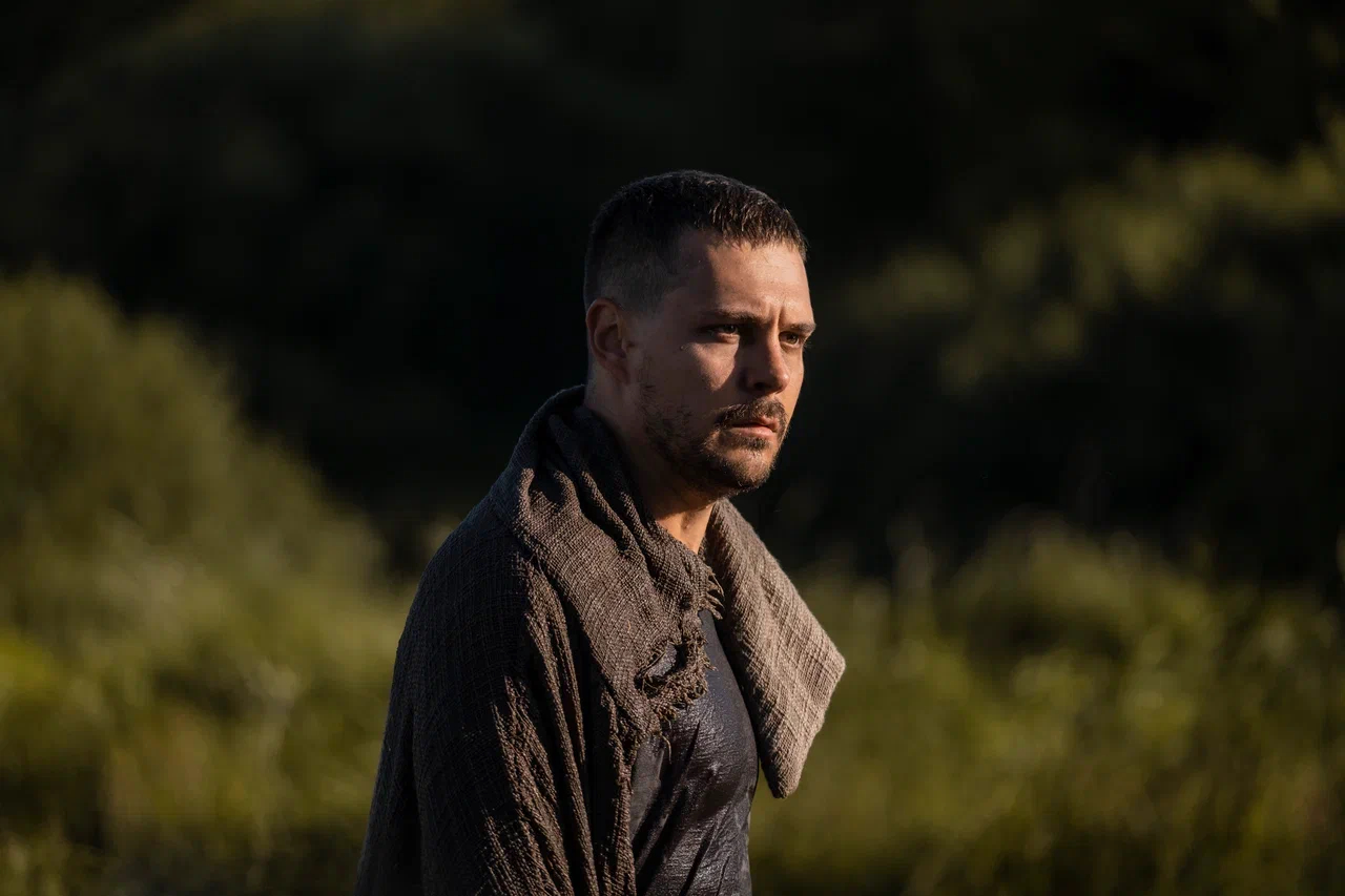 Обложка: фото со съёмок «Холопа 2» // «Централ Партнершип»