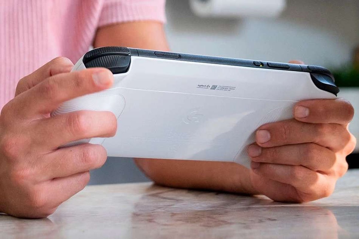 Обложка: фото новой консоли Logitech и Tencent