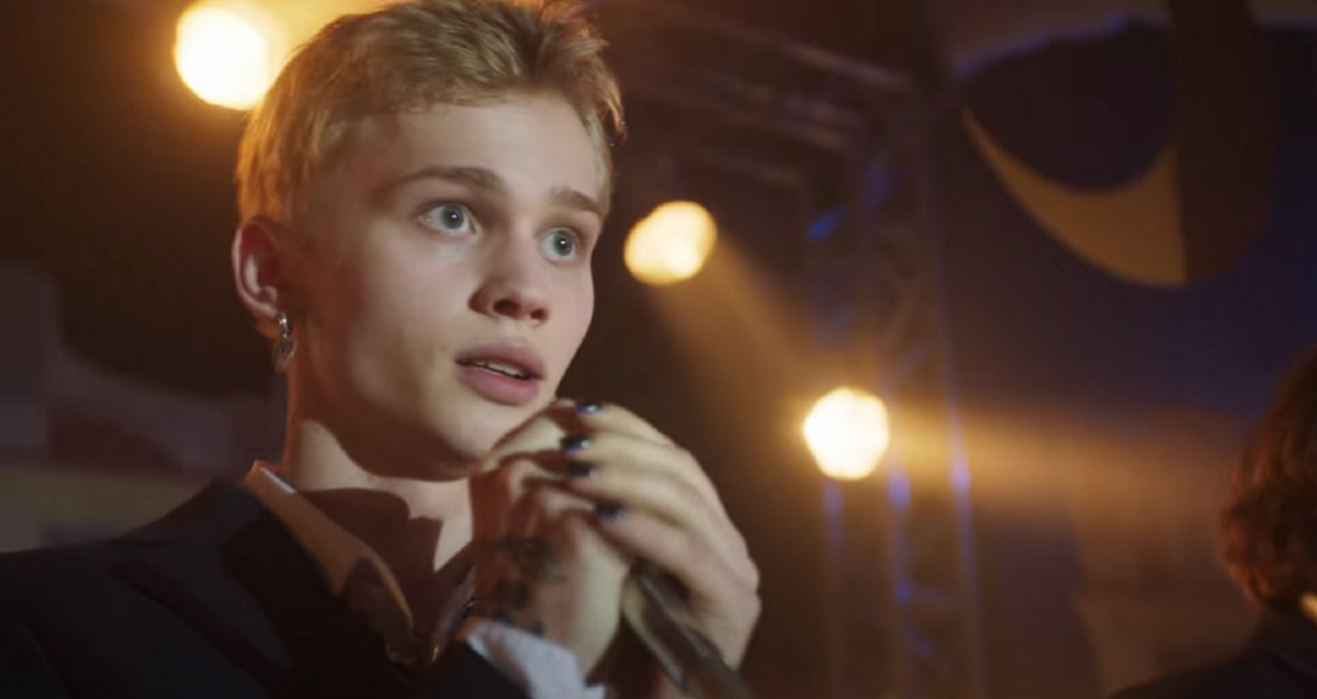 Обложка: кадр из сериала «Классная Катя» (2022)