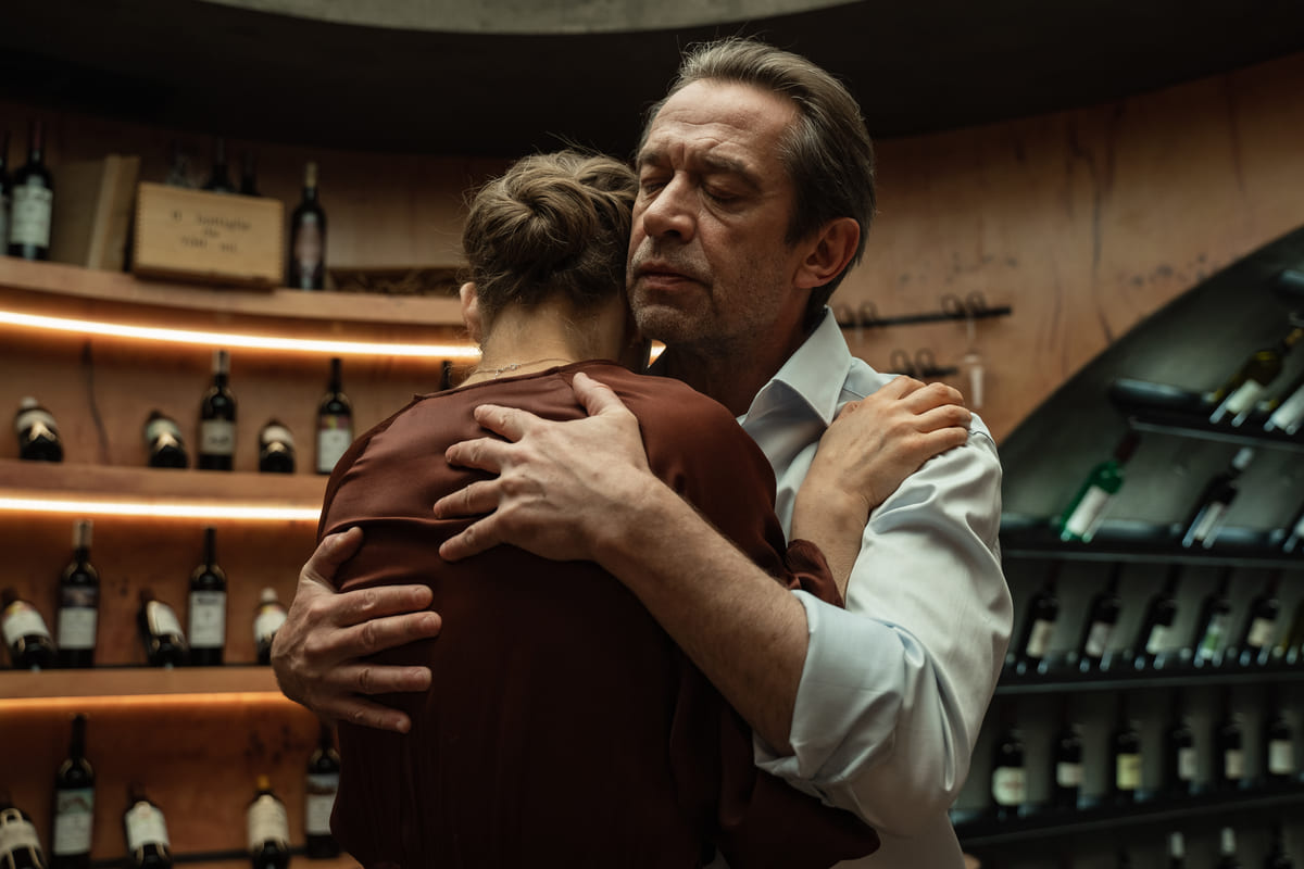 Обложка: кадр из фильма «Кто там?»