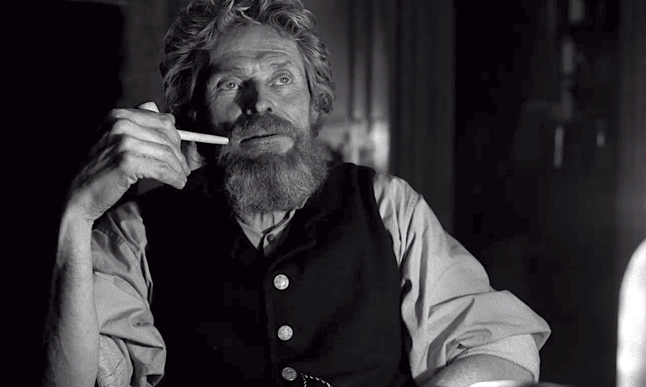 Обложка: Уиллем Дефо в фильме «Маяк» (2019)