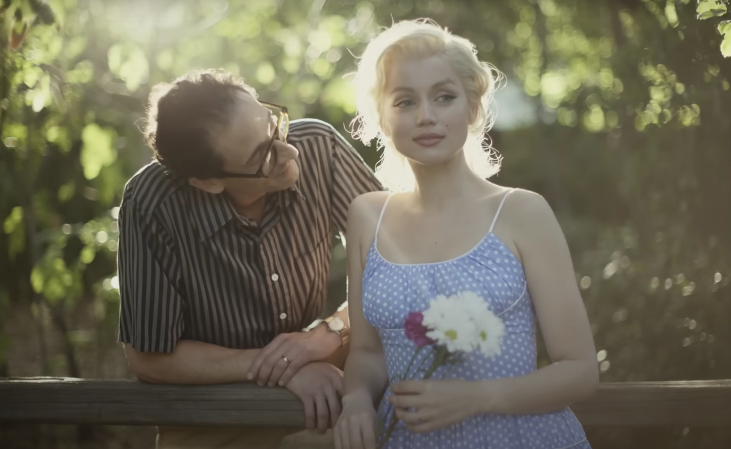 Обложка: кадр из фильма «Блондинка» (2022)