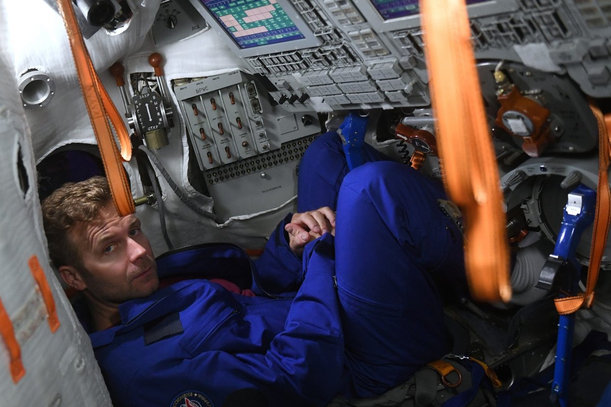 Обложка: кадр со съёмок фильма «Вызов»