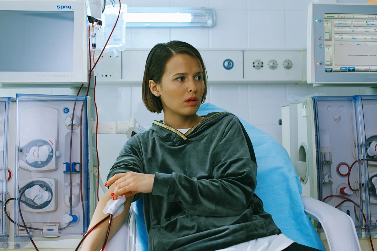 Обложка: кадр из сериала «Почка» (2021—…)