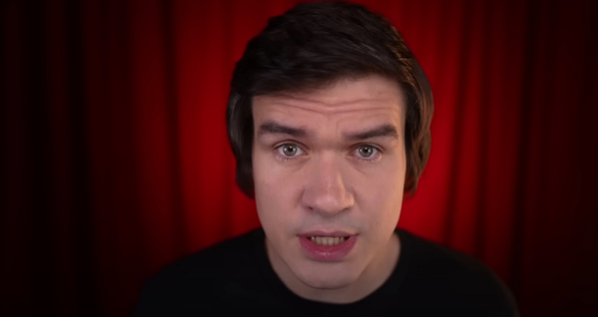 Обложка: скриншот «Канобу» // YouTube-канал BadComedian