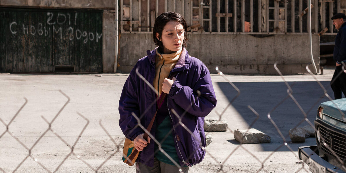 Обложка: кадр из фильма «Разжимая кулаки»