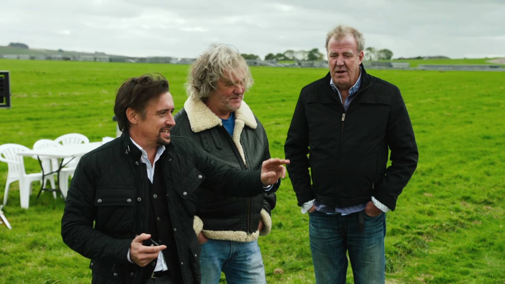 Обложка: кадр из шоу «Гранд тур»