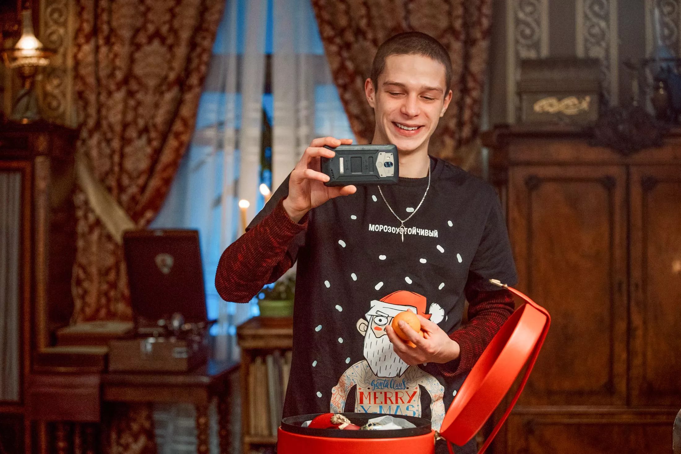 Обложка: кадр из сериала «Вампиры средней полосы» (2021—…)