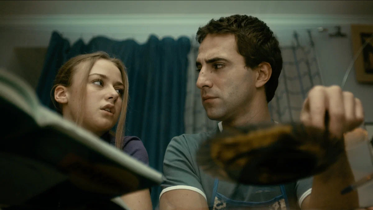 Обложка: кадр фильма «Неадекватные люди» (2010)