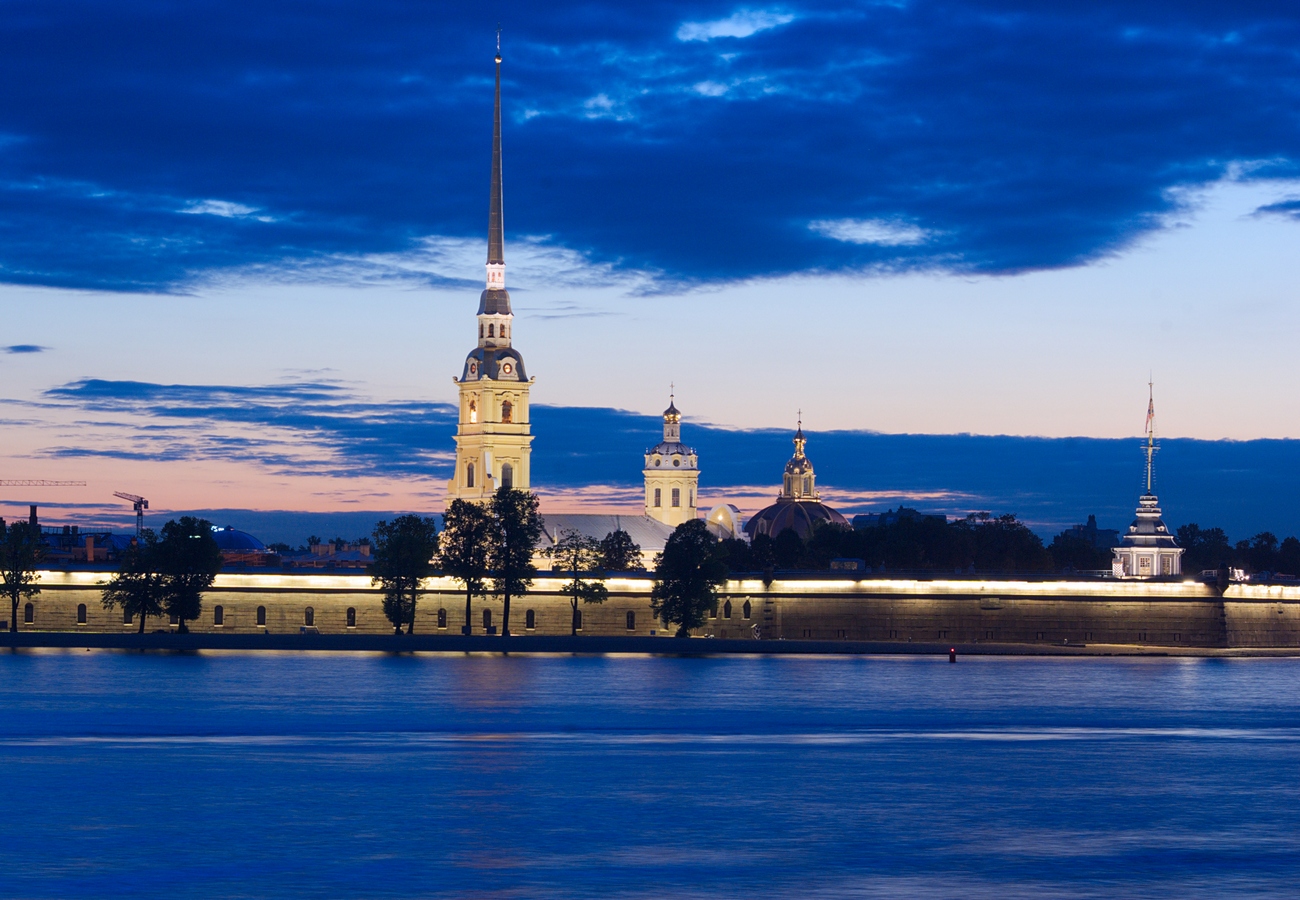Изображение на обложке: Петропавловская крепость, источник: Wikimedia Commons, автор: George Shuklin