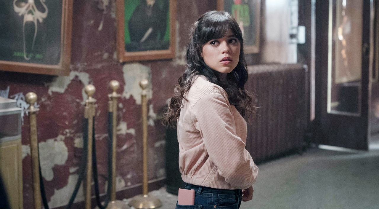 Обложка: кадр из фильма  «Крик 6»