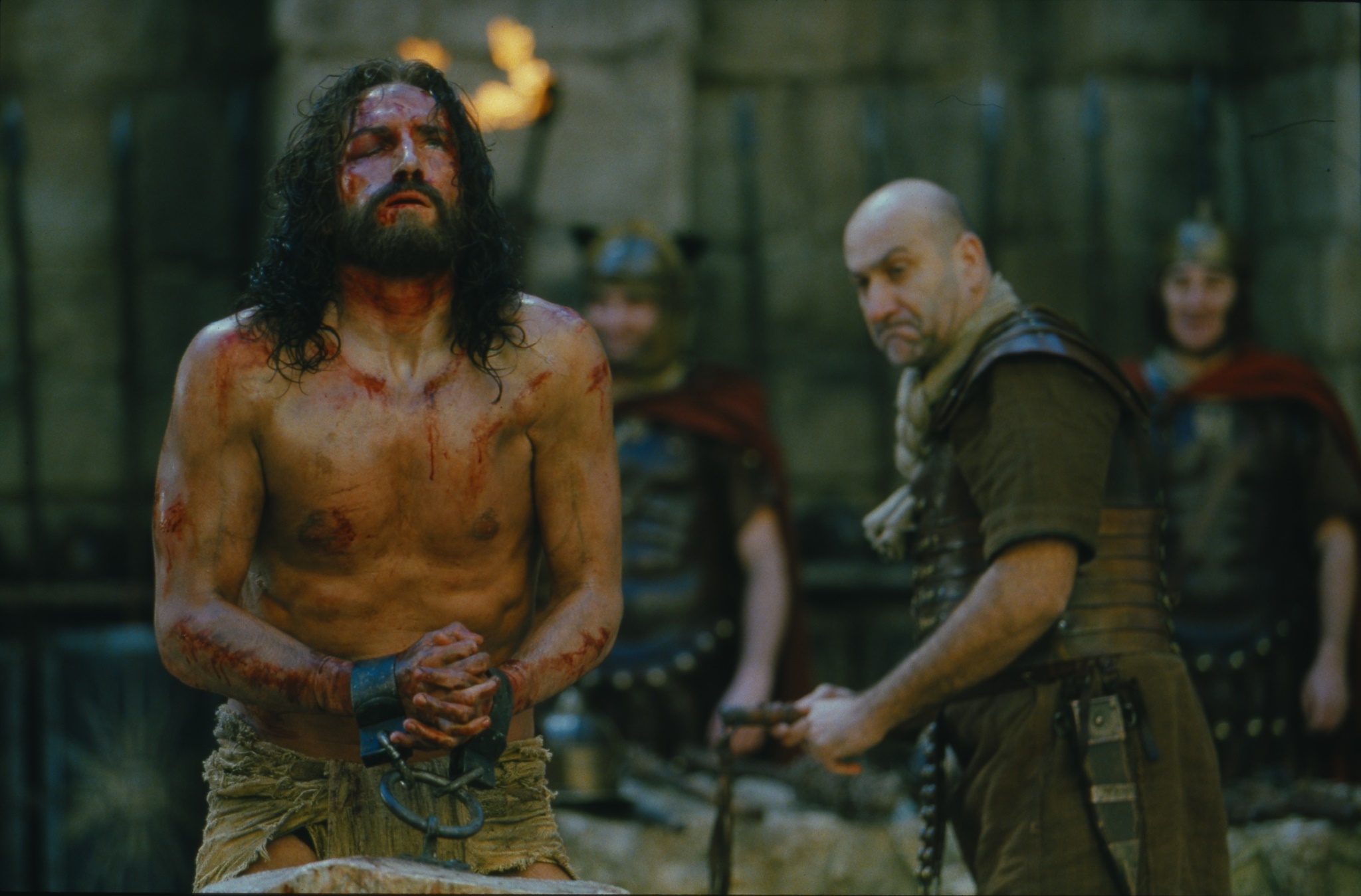 Фильм страсти Христовы Мэл Гибсон. Страсти Христовы the passion of the Christ (2004). Джеймс Кэвизел страсти Христовы.