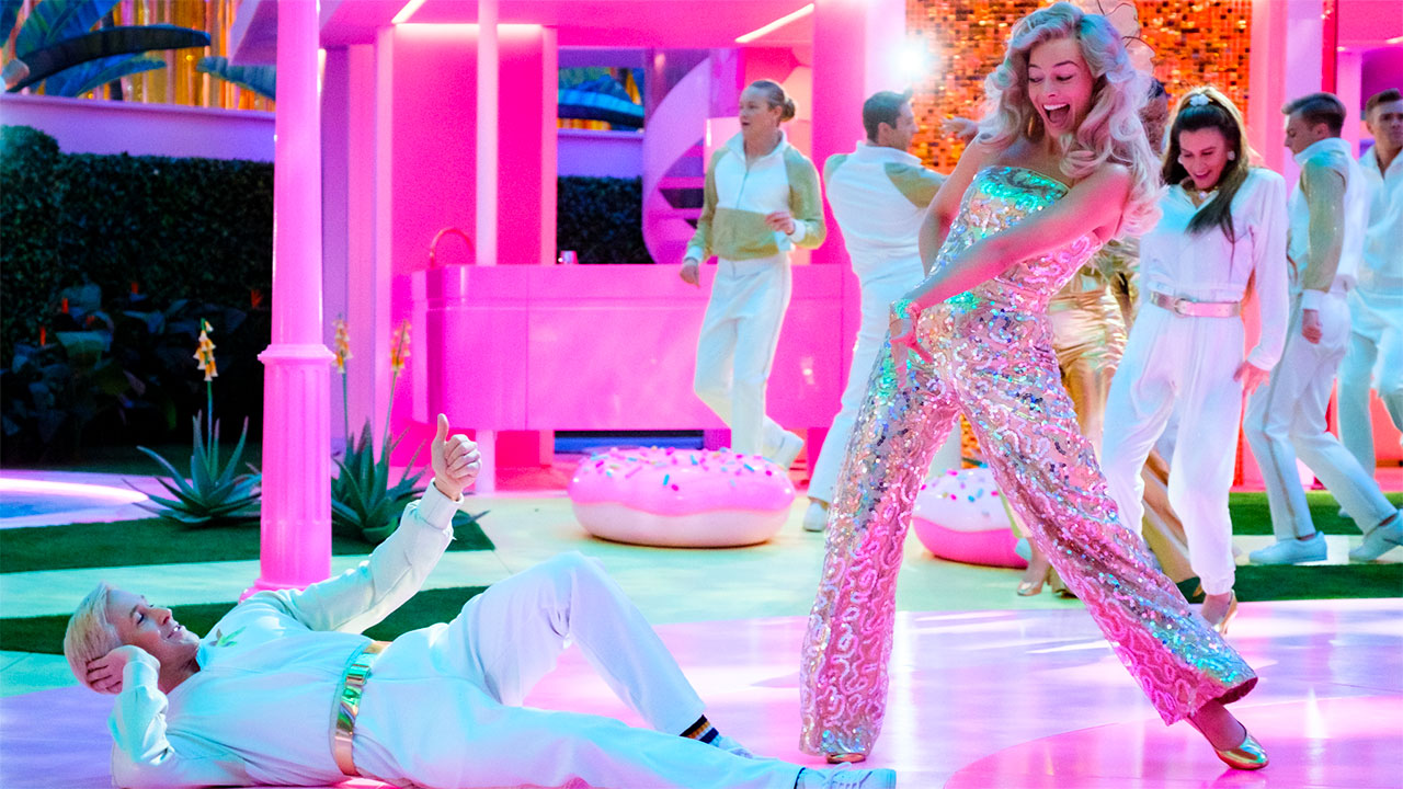 Обложка: Кадр из фильма «Барби»