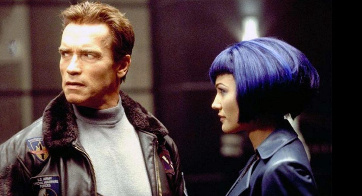 Обложка: кадр из фильма «Шестой день»