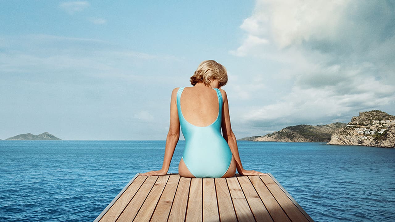 Кадр из сериала «Корона»