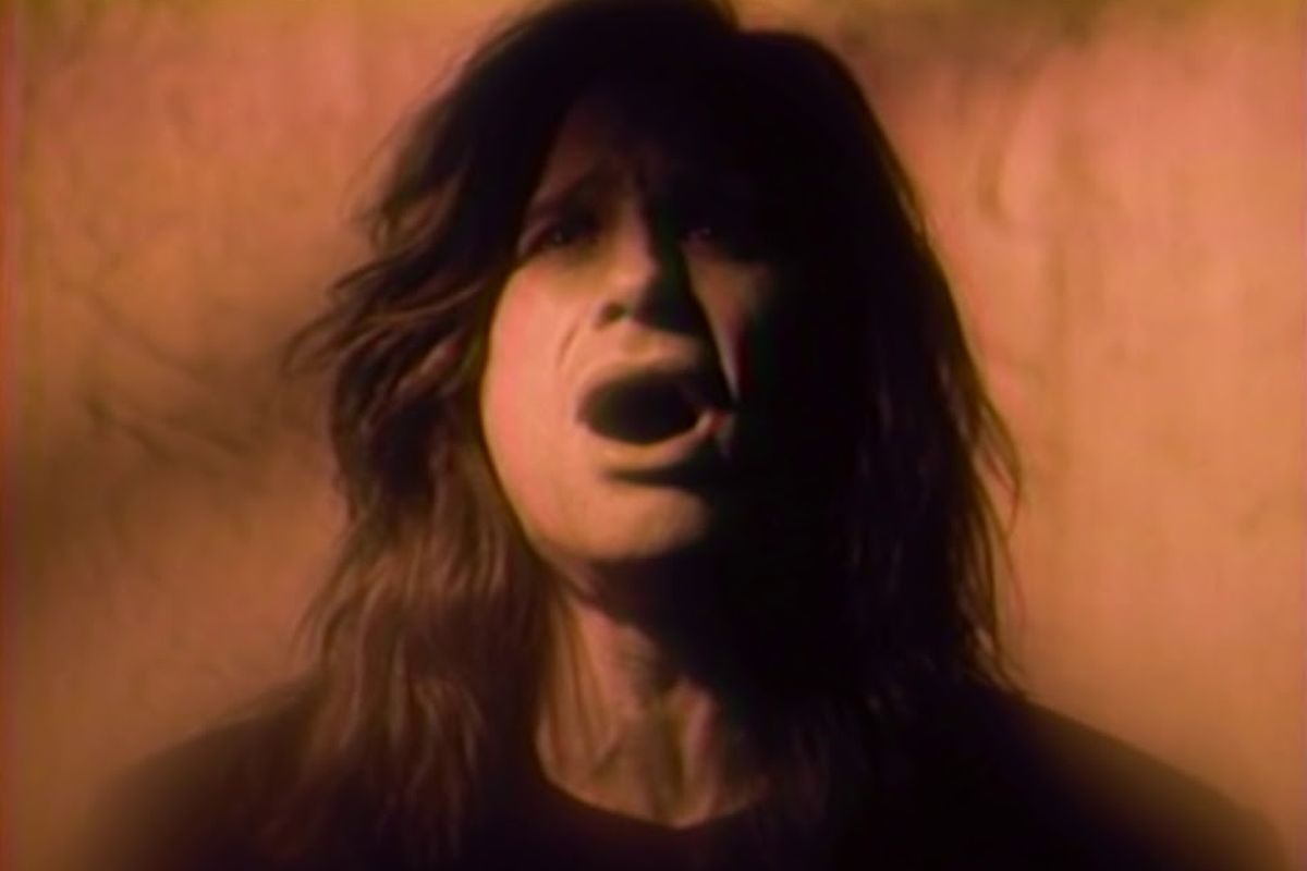 Обложка: кадр из клипа Оззи Осборна на песню Mama, I'm Coming Home