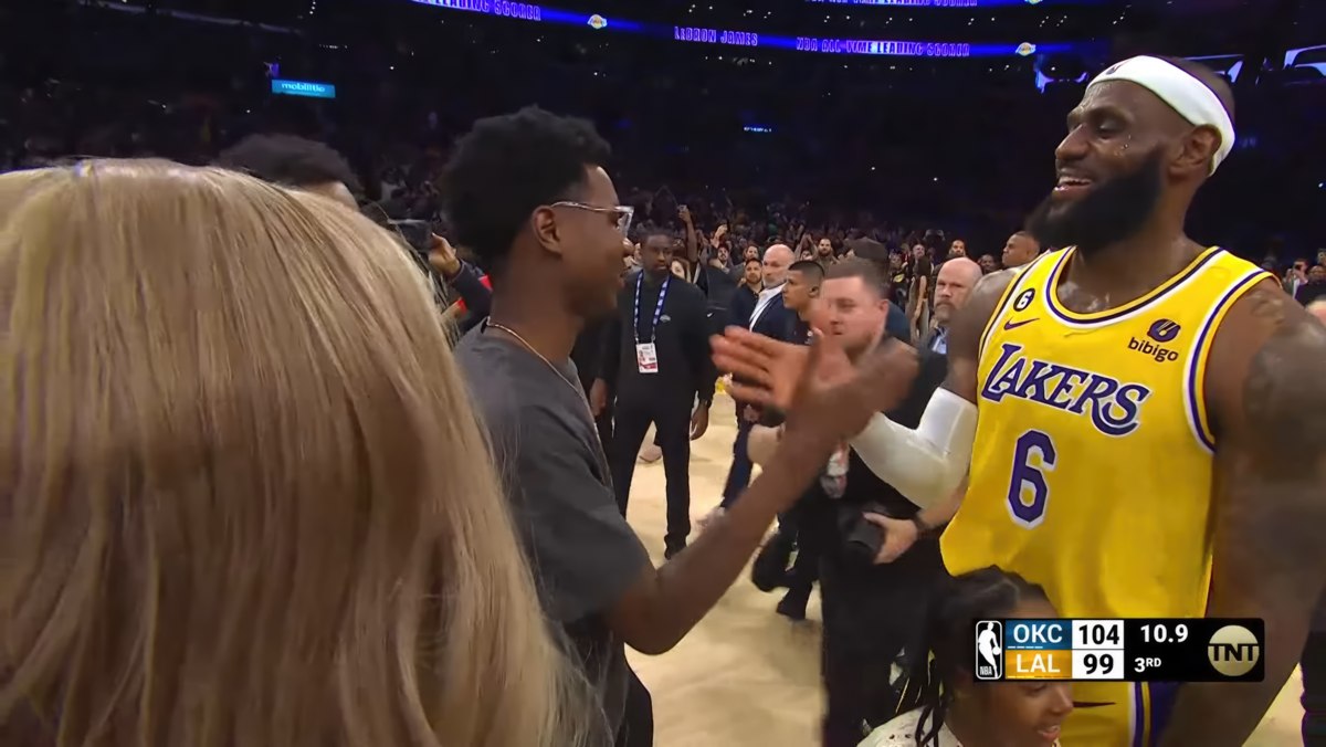 Обложка: скриншот «Канобу» / LeBron James Breaks Kareem’s All-Time Scoring Record