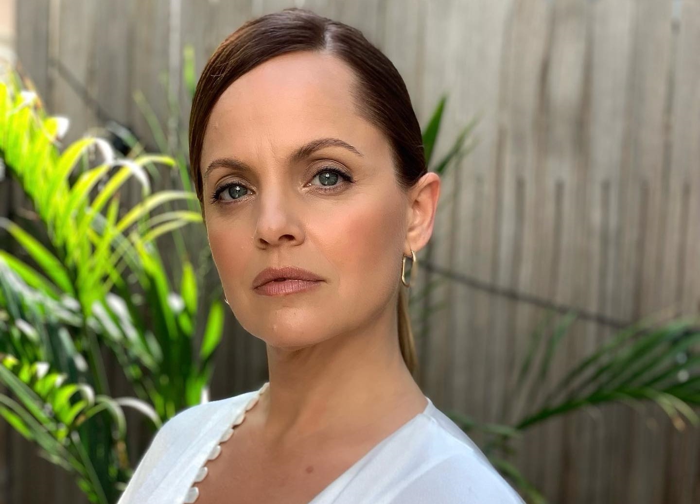 Обложка: фото из соцсетей Мены Сувари