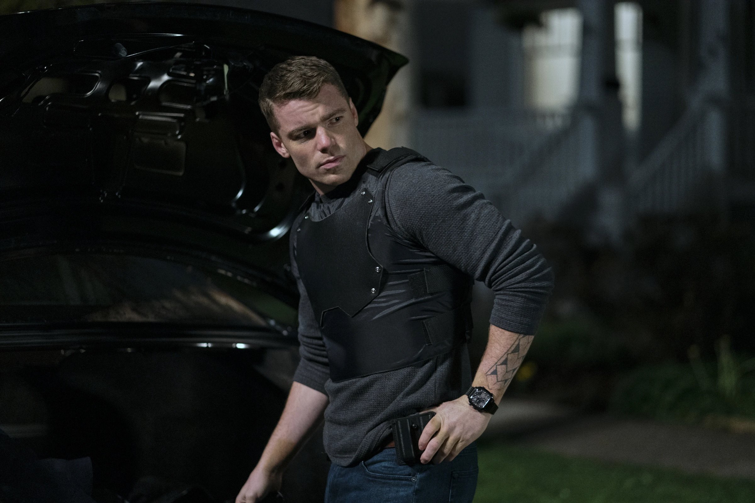 Обложка: кадр из сериала «Ночной агент» (2023)