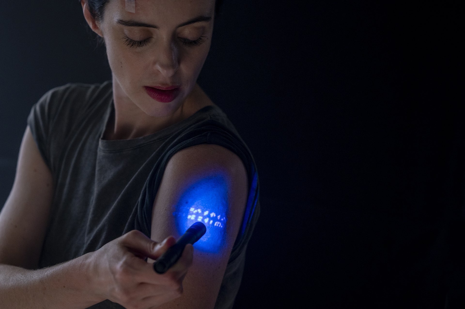 Обложка: кадр из сериала «Тёмное дитя: Отголоски»