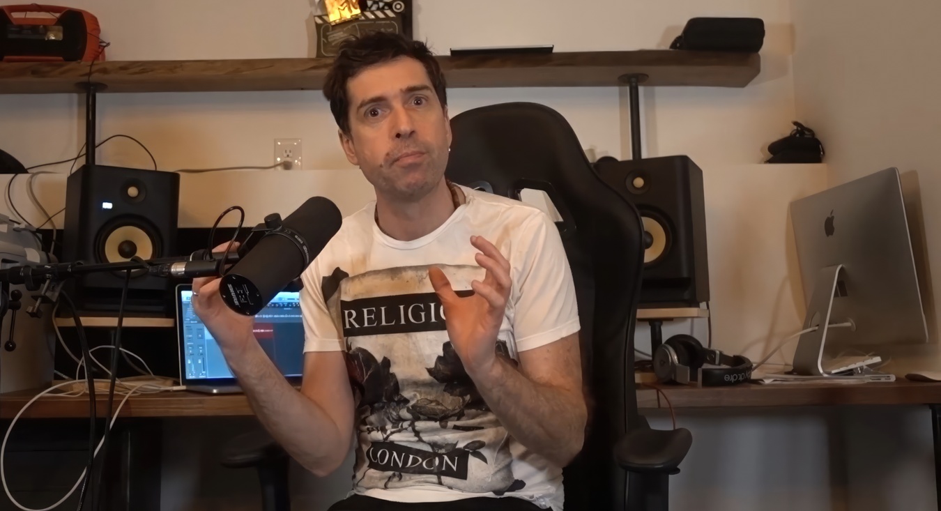 Лидер группы «Ногу Свело!» Максим Покровский пополнил список иноагентов