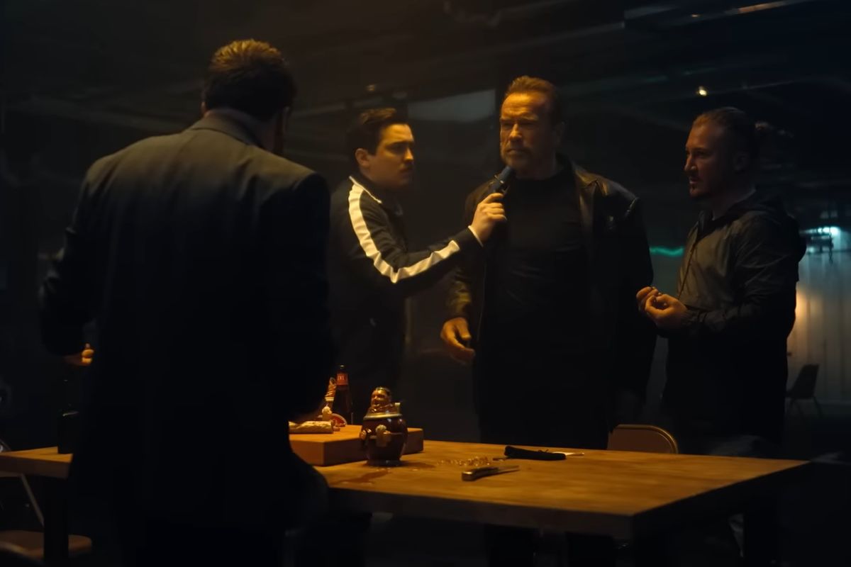 Обложка: кадр из трейлера сериала FUBAR