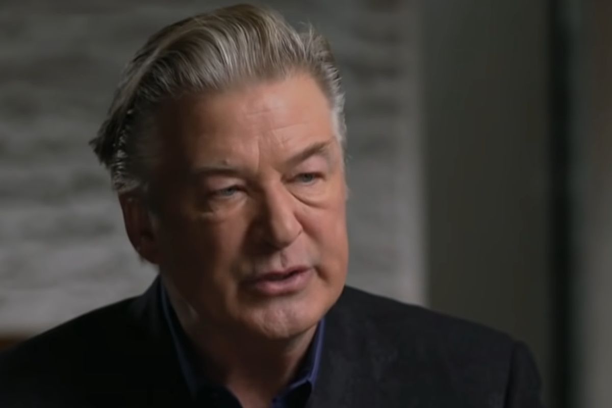 Обложка: кадр из интервью Алека Болдуина ABC News