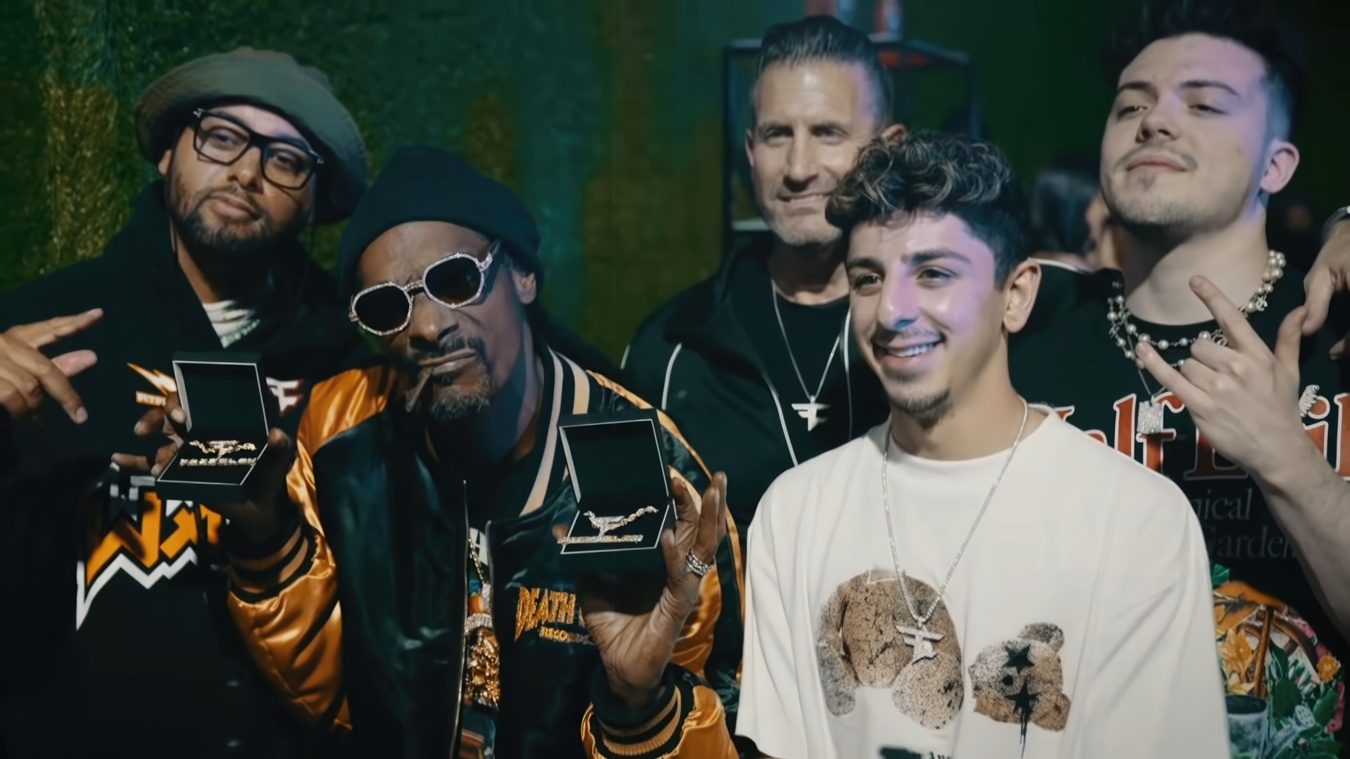 Обложка: скриншот «Канобу» / INTRODUCING FAZE SNOOP