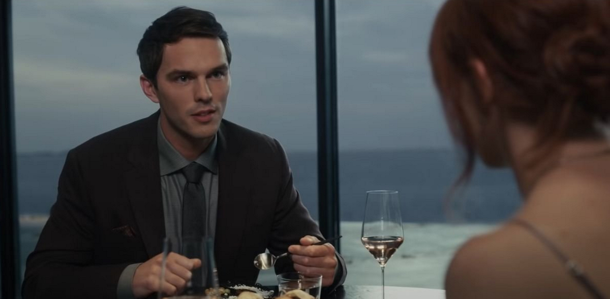 Обложка: кадр из фильма «Меню» (2022)