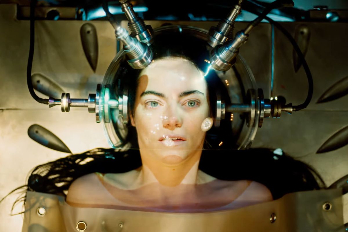 Обложка: кадр из фильма «Бедные-несчастные»