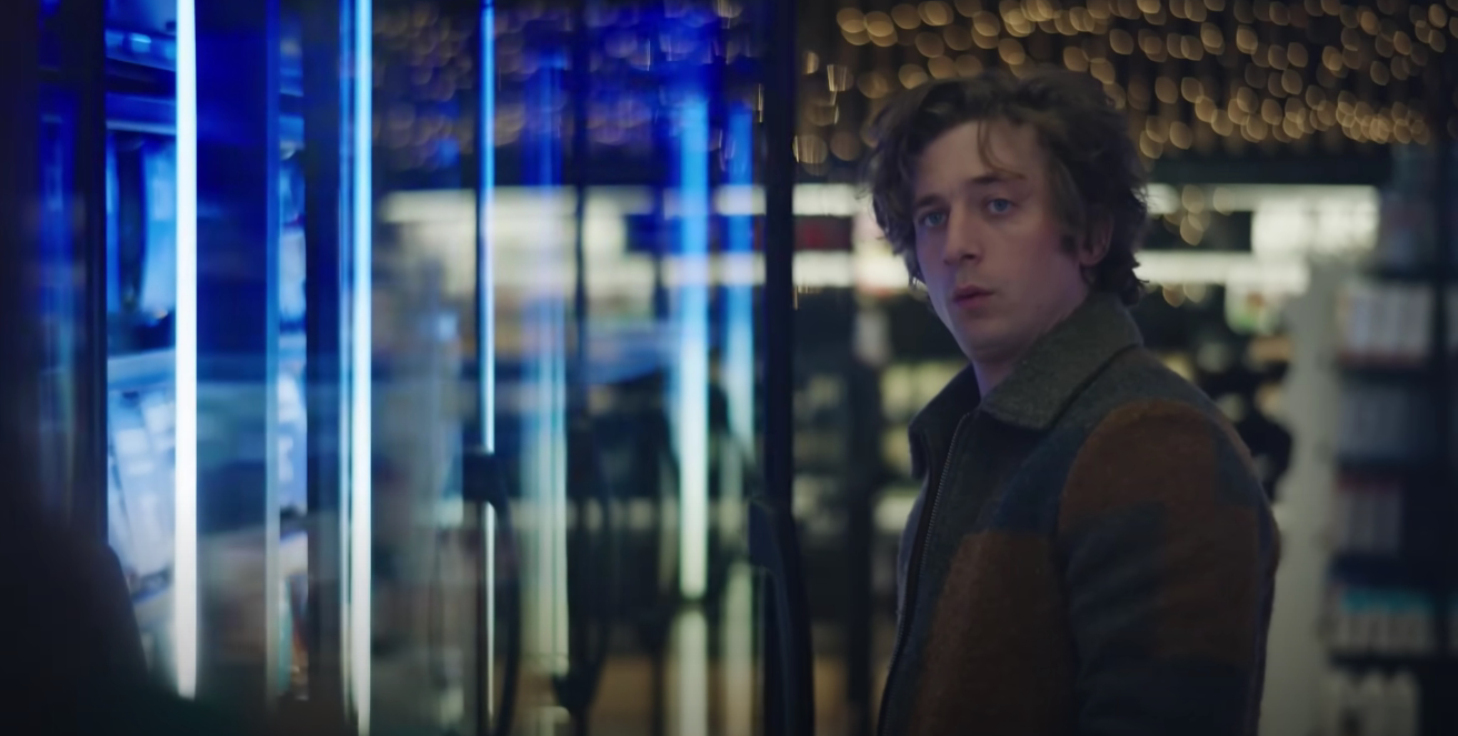 Обложка: кадр из трейлера «Медведя» (2022—…)