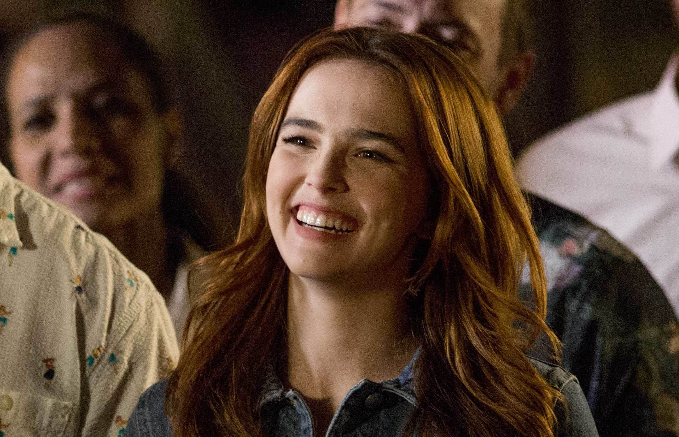 Обложка: Зои Дойч в фильме «Подстава» (2018)