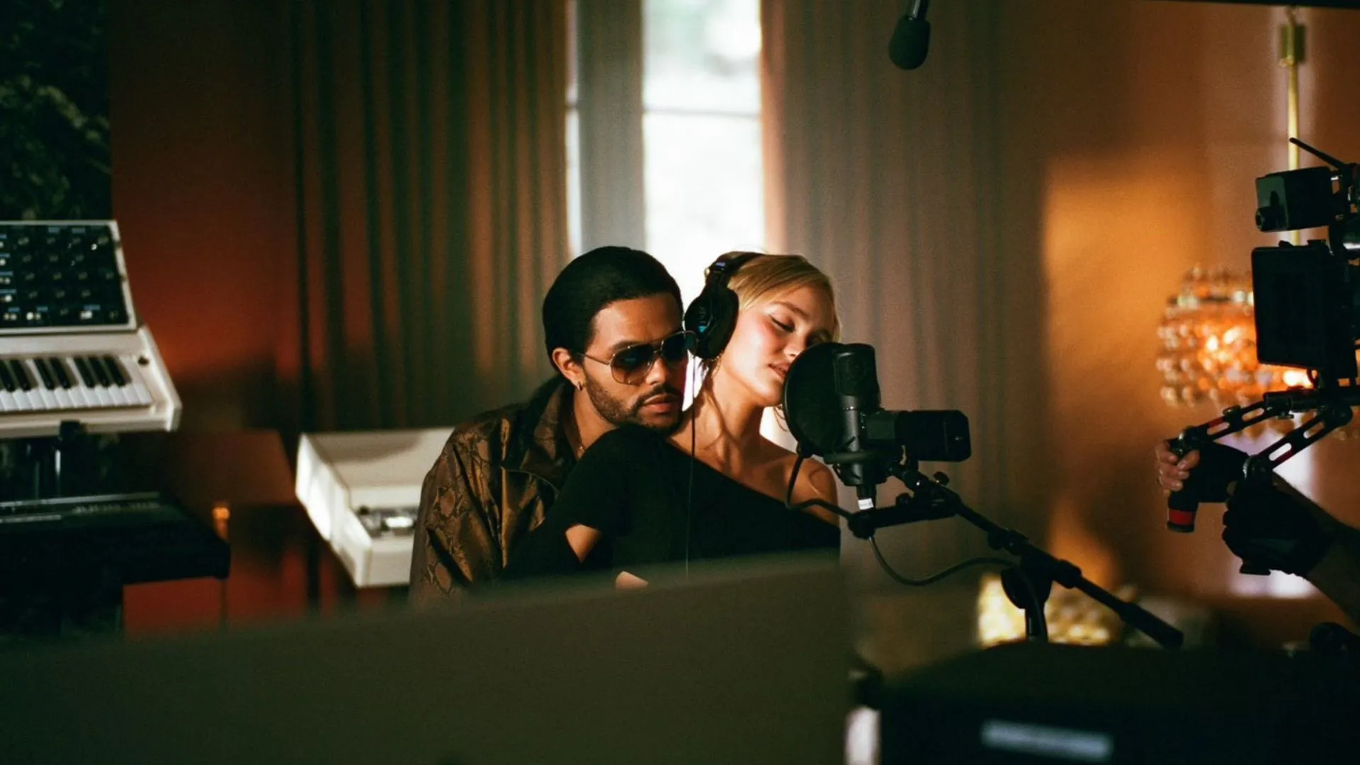 Обложка: кадр из сериала «Кумир» (2023)