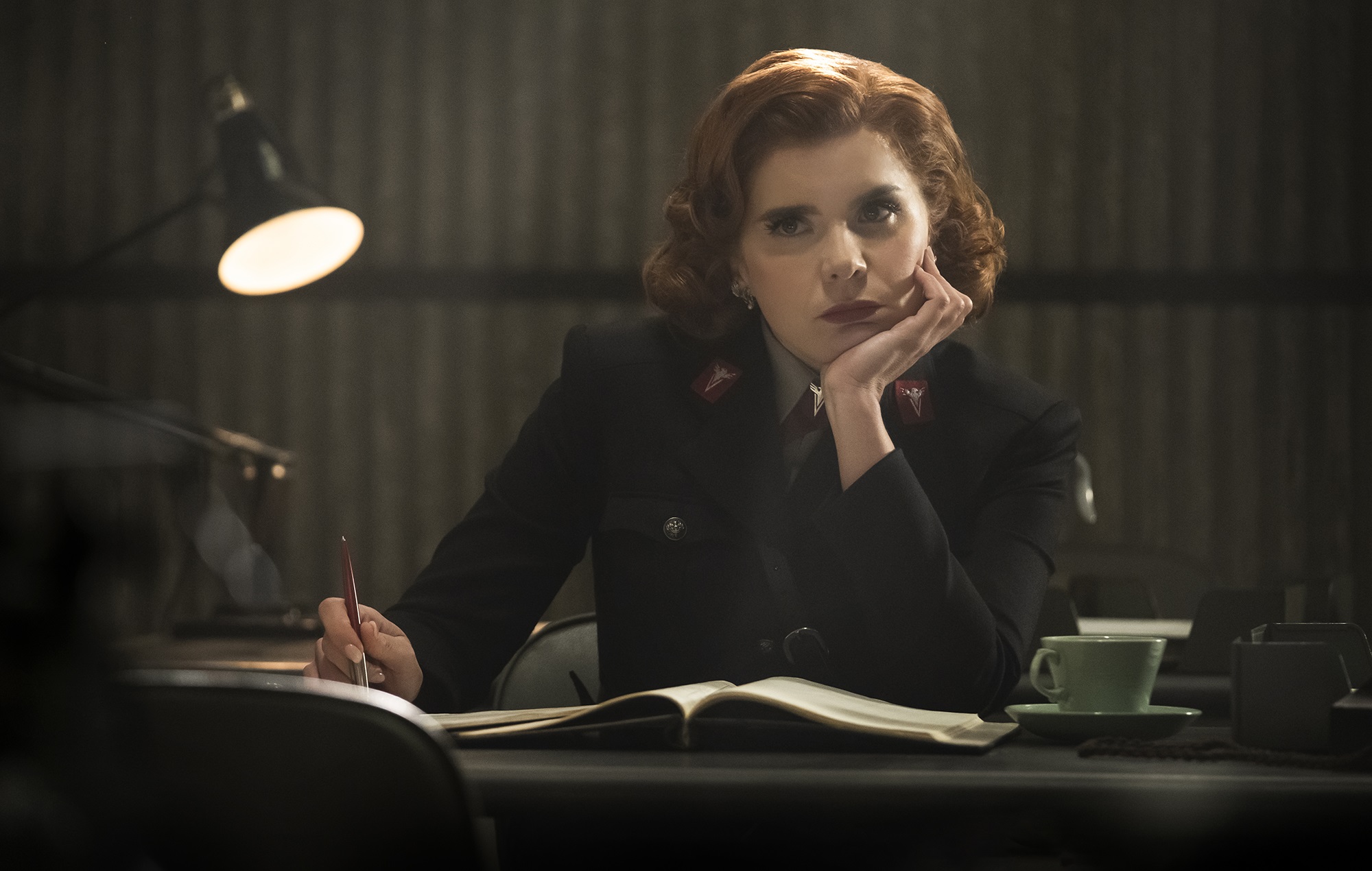 Обложка: кадр из сериала «Пенниуорт» (2019—2022)