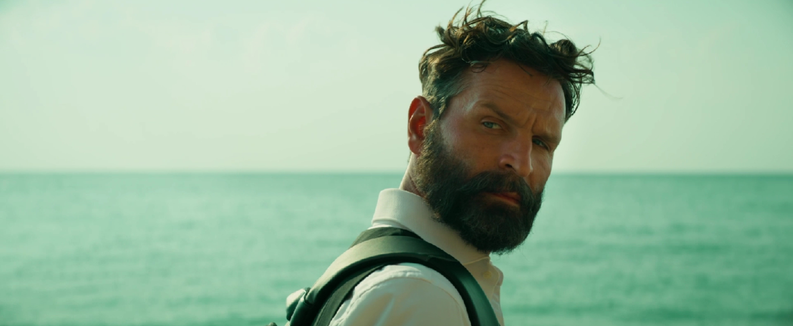 Обложка: кадр из фильма «Сквозь время» (2023)