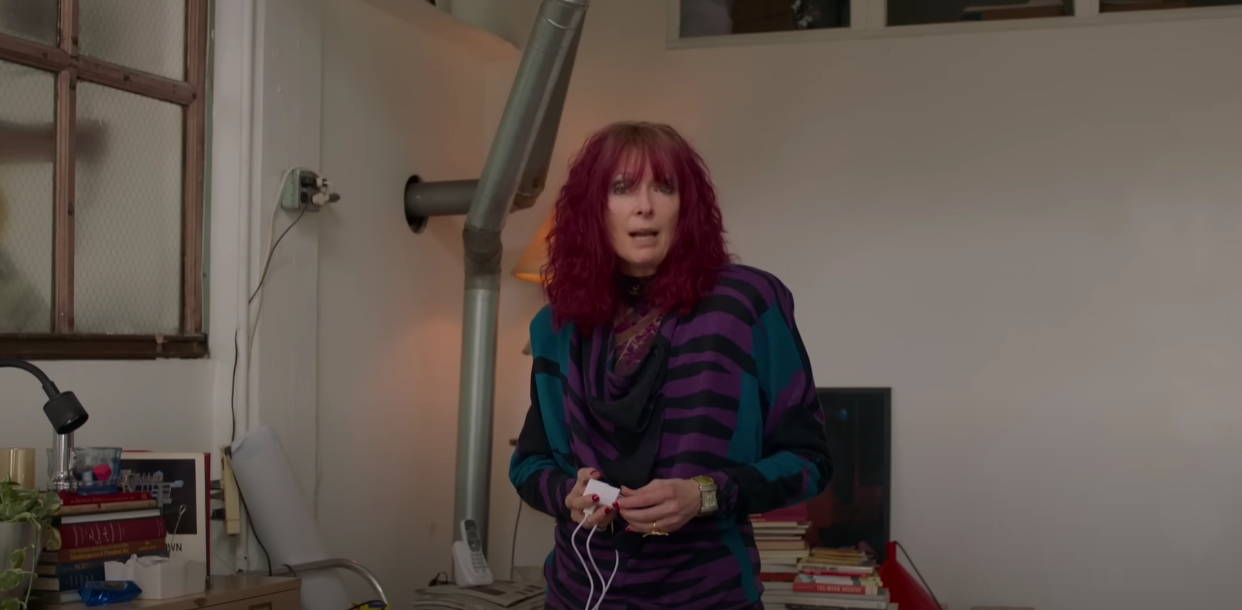 Обложка: кадр из трейлера Problemista (2023)